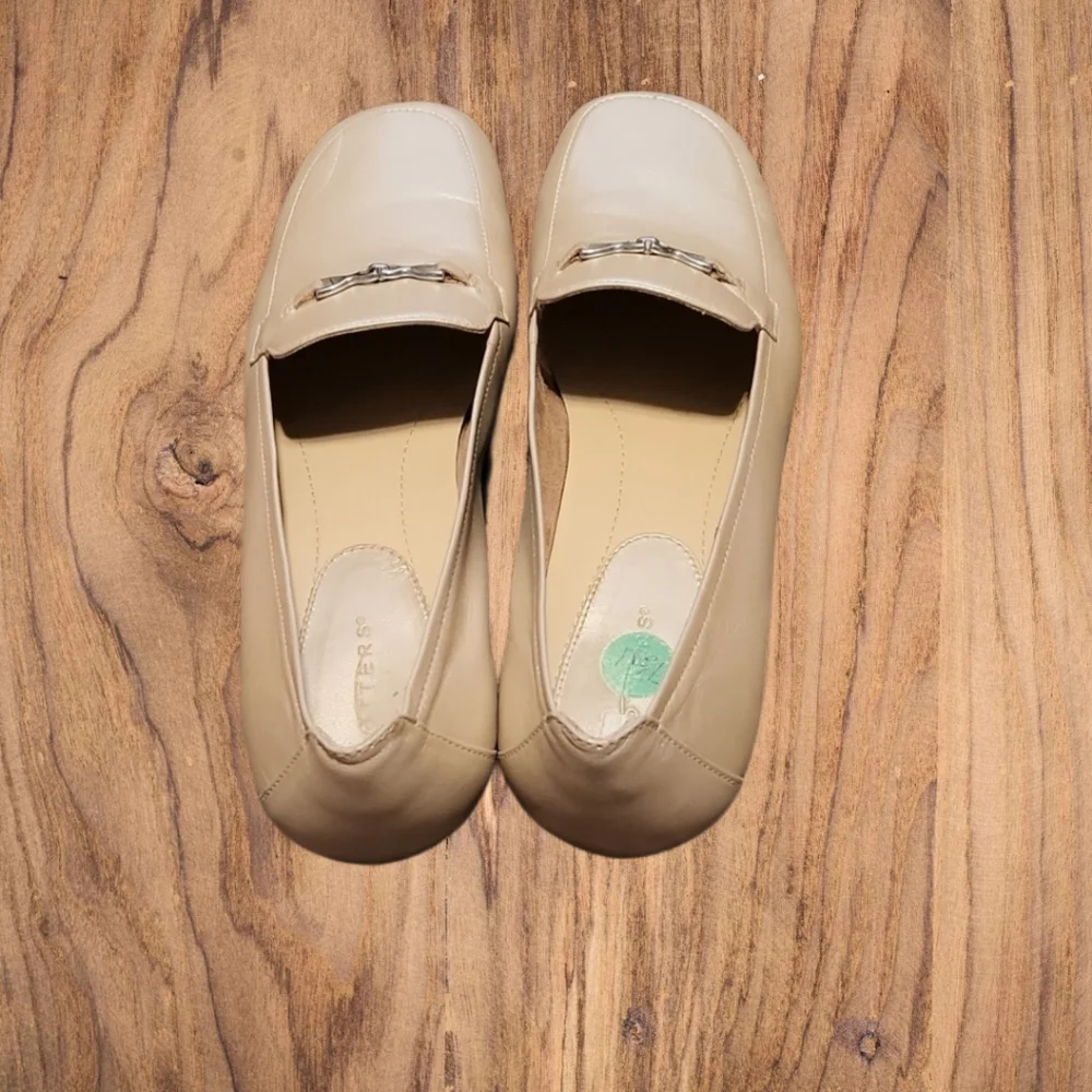 Fancy tan shoes
